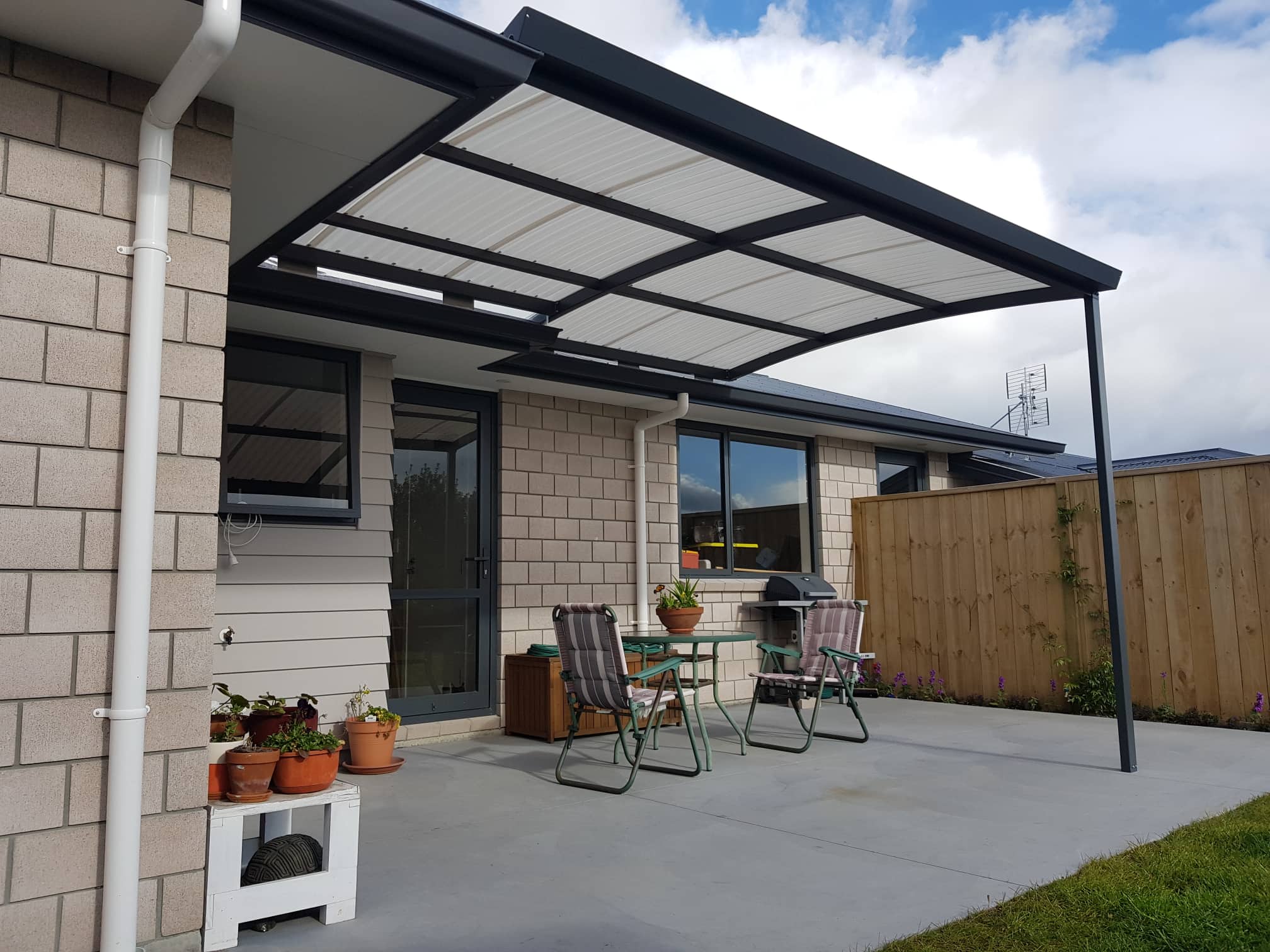 curved awnings
